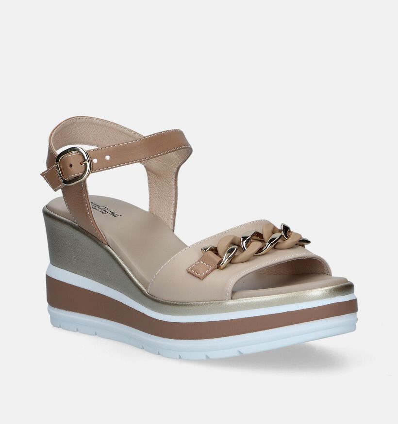 NeroGiardini Sandales talon compensé en Beige pour femmes (339458)