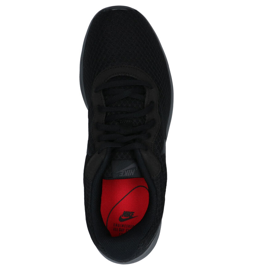 Nike Tanjun Baskets en Noir pour hommes (332341)