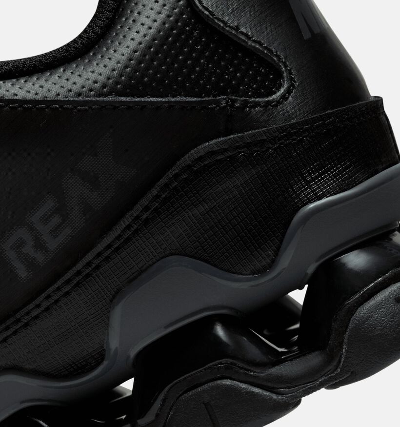 Nike Reax 8 TR Baskets basses en Noir pour hommes (373117) - pour semelles orthop&eacute;diques
