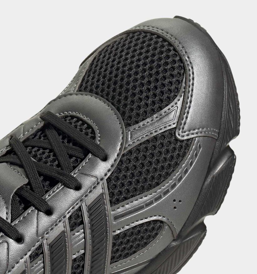 adidas Technochaos 2000 Baskets basses en Noir pour hommes (372681)