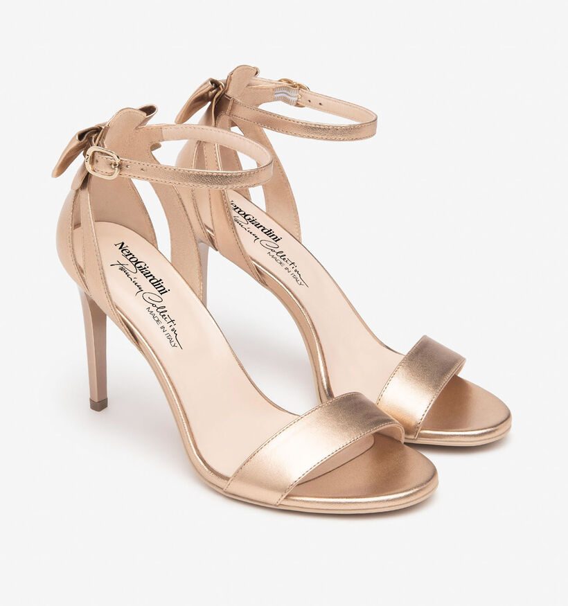 NeroGiardini Gouden Sandalen met gesloten hiel voor dames (355967)