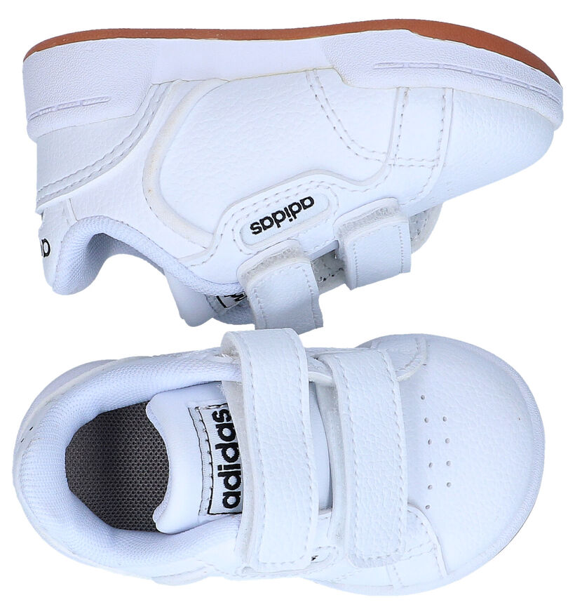 adidas Roguera I Witte Babysneakers in kunstleer (290780)