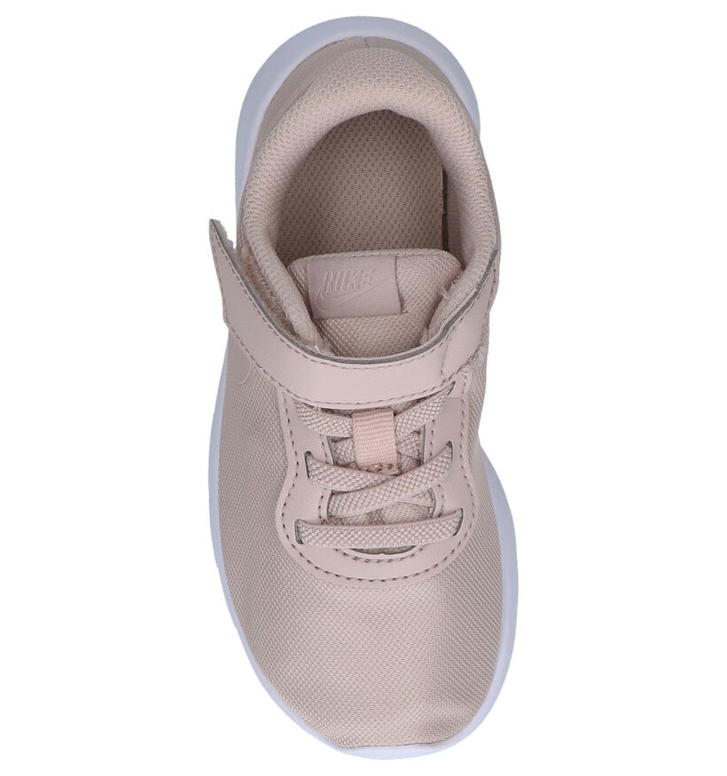 Licht Roze Nike Tanjun Lage Sneakers in stof (234441)