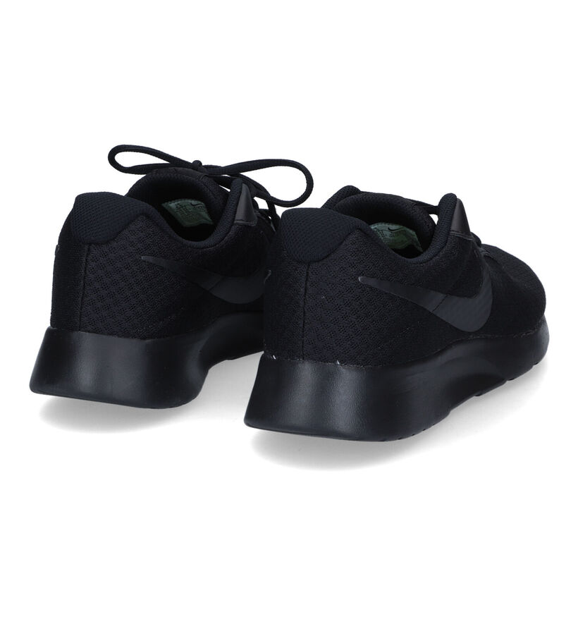 Nike Tanjun Baskets en Noir pour hommes (309098)