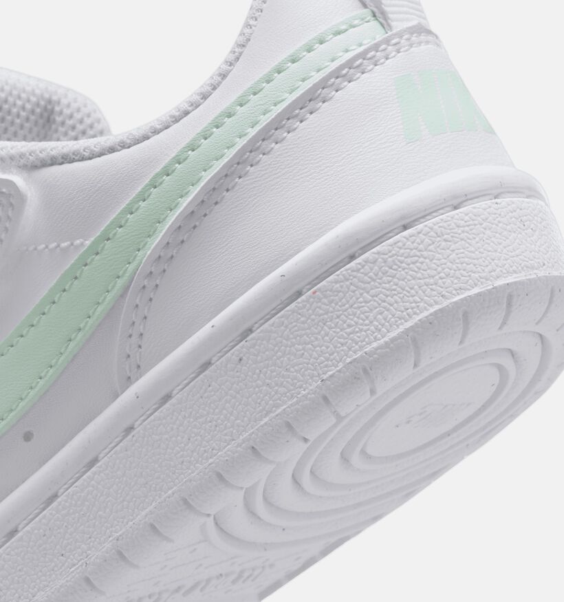 Nike Court Borough Low Baskets en Blanc pour filles (373421) - pour semelles orthop&eacute;diques