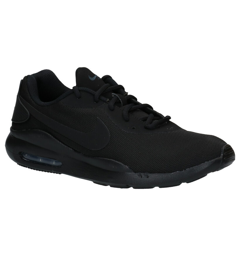 Nike Air Max Oketo Baskets en Noir en textile (274959)