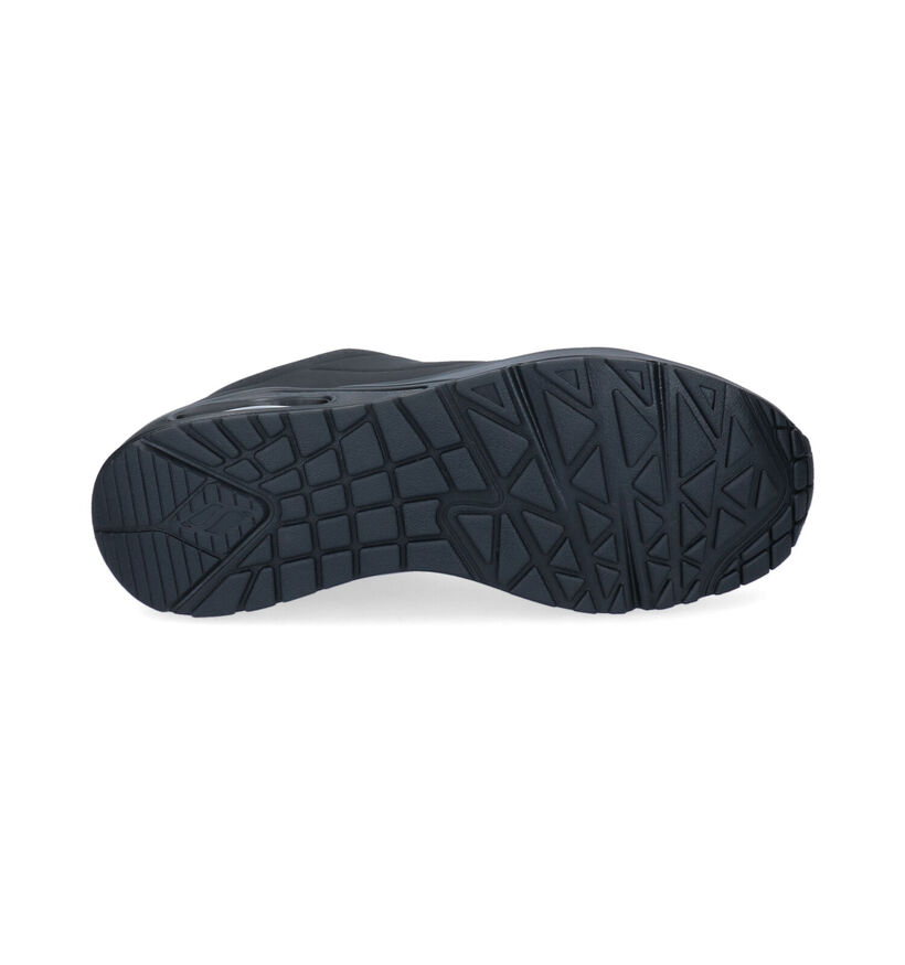 Skechers Uno Stand On Air Baskets en Noir pour hommes (359746)