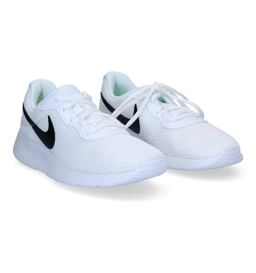 Nike Tanjun Baskets en Noir pour hommes (309098)