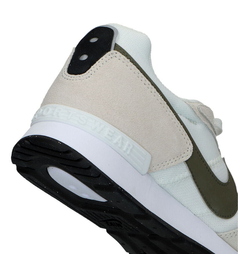 Nike Venture Runner Baskets en Blanc pour hommes (325149) - pour semelles orthopédiques