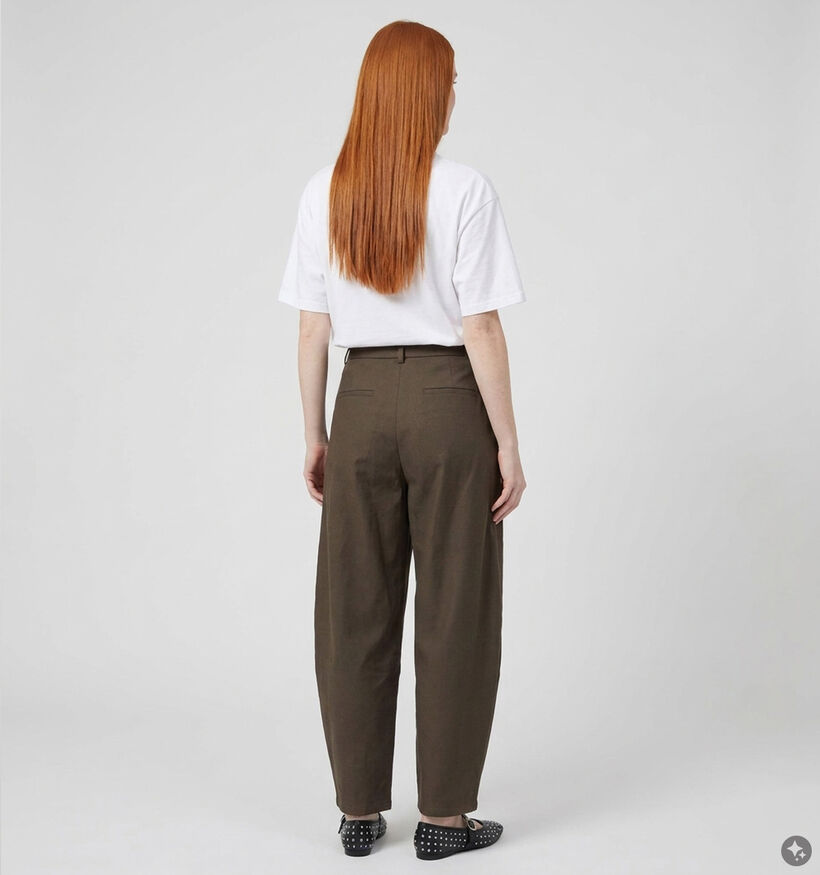 Pieces Gunhild Barrel Pantalon classique en Brun fonc&eacute; pour femmes (382091)