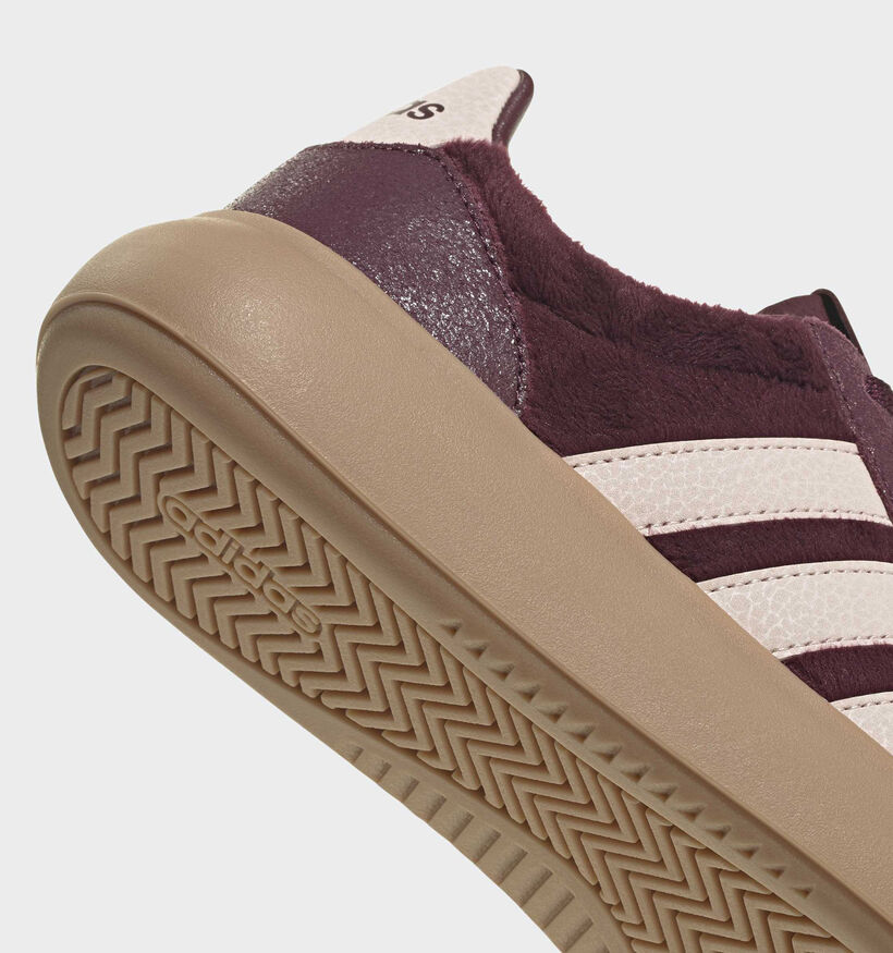adidas Barreda Decode Lux Baskets basses en Bordeaux pour femmes (375370)