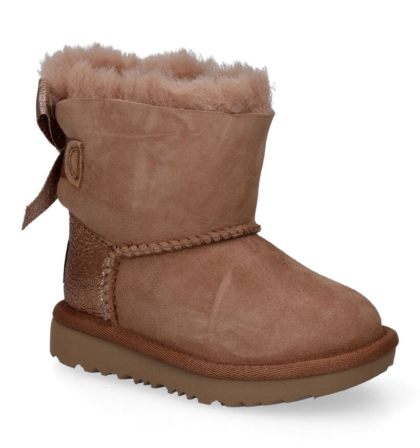 UGG Mini Bailey Bow Glitz Bottes en Cognac en daim (294871)