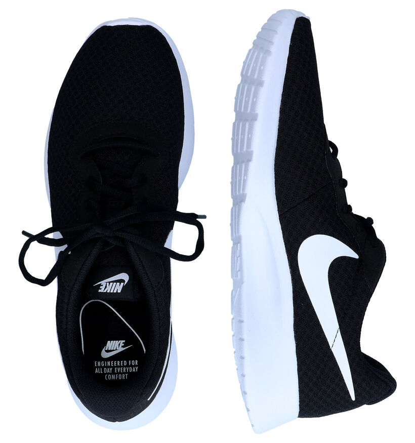 Nike Tanjun Baskets en Noir pour hommes (309098)