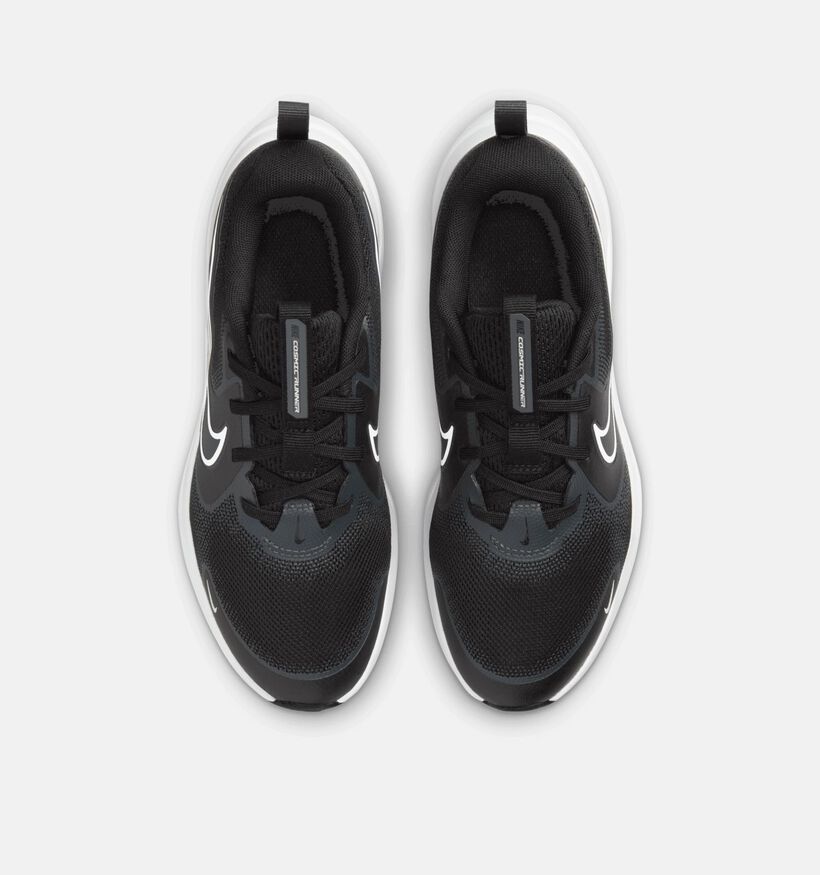 Nike Cosmic Runner Zwarte Sneakers voor jongens (364622) - geschikt voor steunzolen