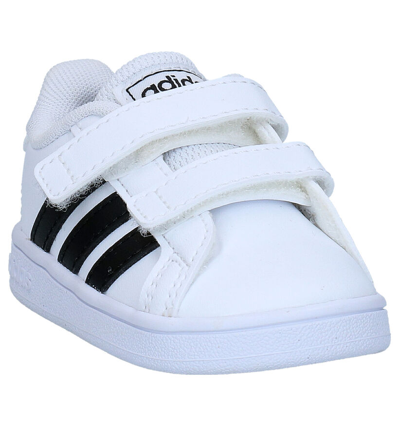 adidas Grand Court Baskets en Blanc en simili cuir (307964)