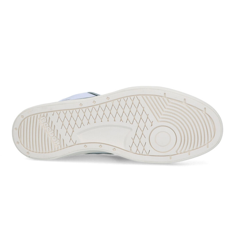 Reebok Court Advance Baskets en Blanc pour femmes (318800)