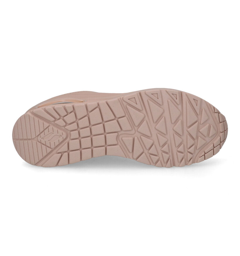 Skechers Uno Stand On Air Baskets en Noir pour femmes (350488)