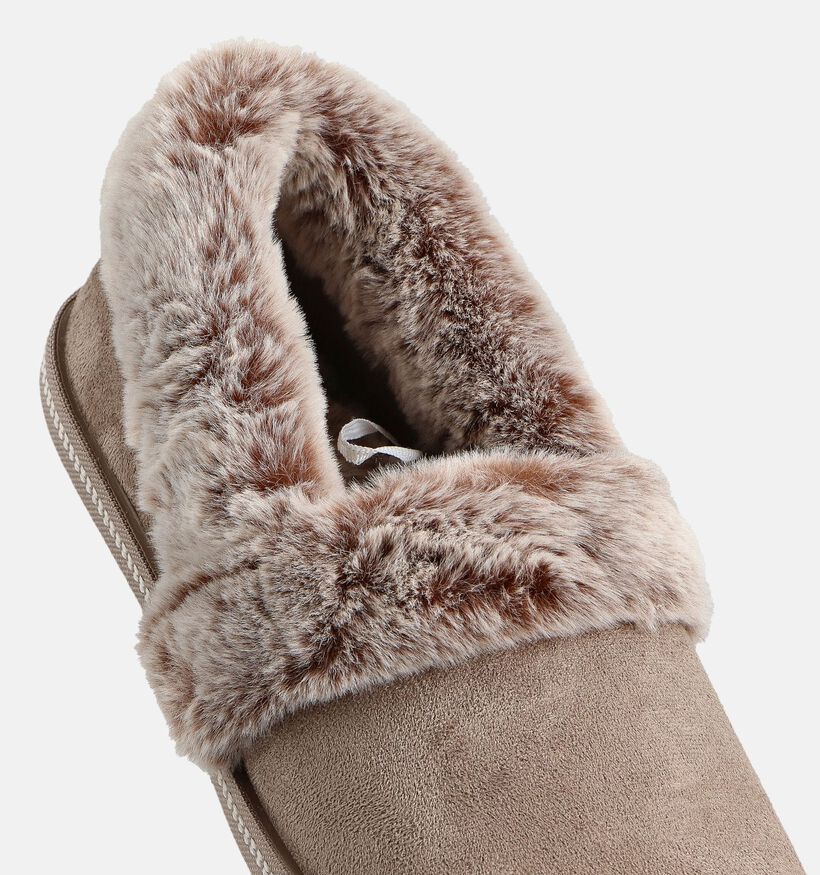 Skechers Cozy Campfire Team Toasty Pantoufles en Taupe pour femmes (362139)