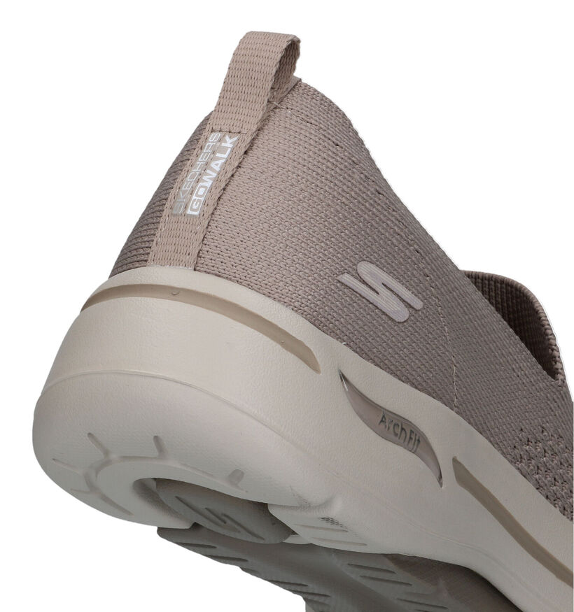 Skechers Go Walk Arch Fit Baskets Slip-on en Taupe pour femmes (319367) - pour semelles orthopédiques