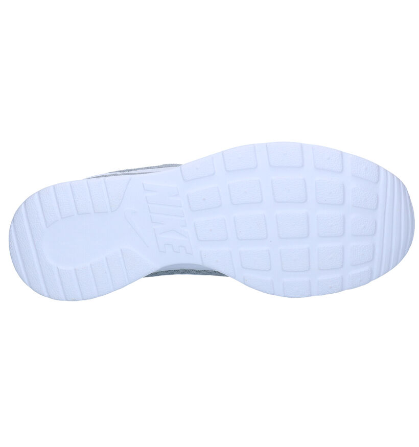 Nike Tanjun Zwarte Sneakers voor dames (324623)