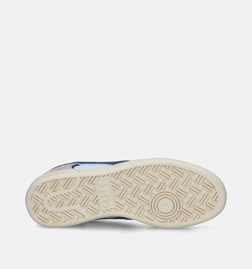 Diadora Magic Basket Low Suede Baskets en Blanc pour hommes (344901)