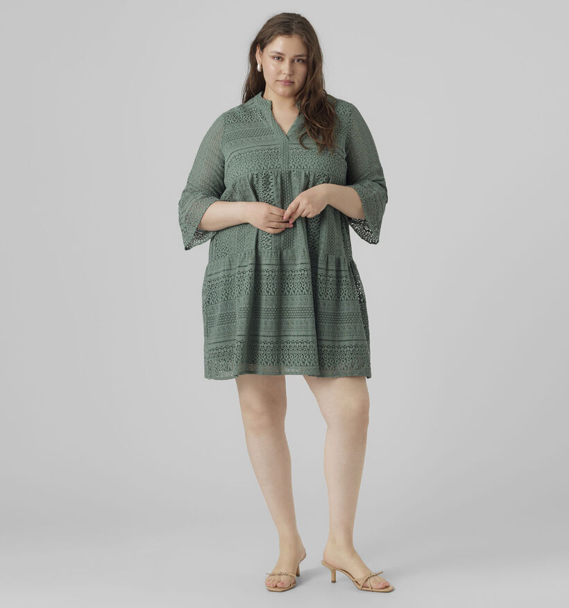 Vero Moda Curve Honey Lace Robe mi-longue en Vert pour femmes (375027)