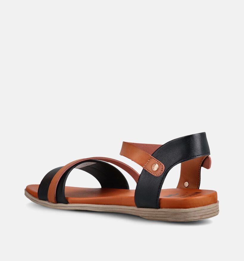 Mustang Sandales plates en Noir pour femmes (372126)