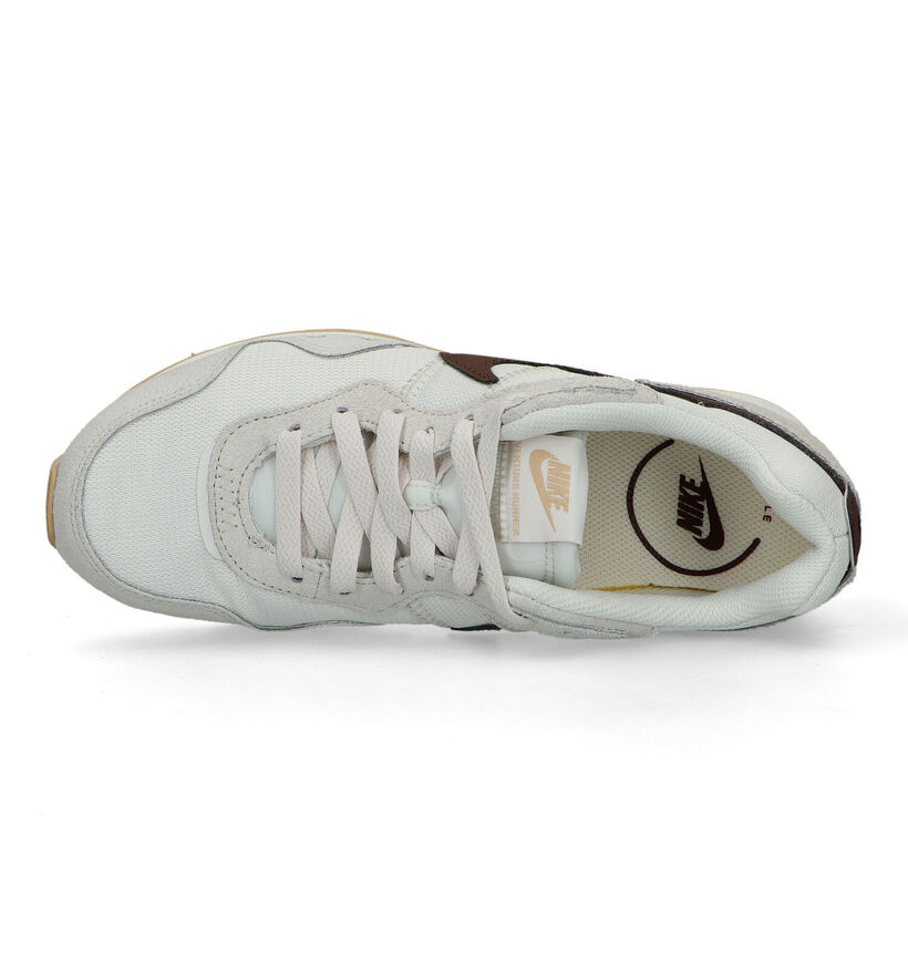 Nike Venture Runner Baskets en Beige pour femmes (316794)