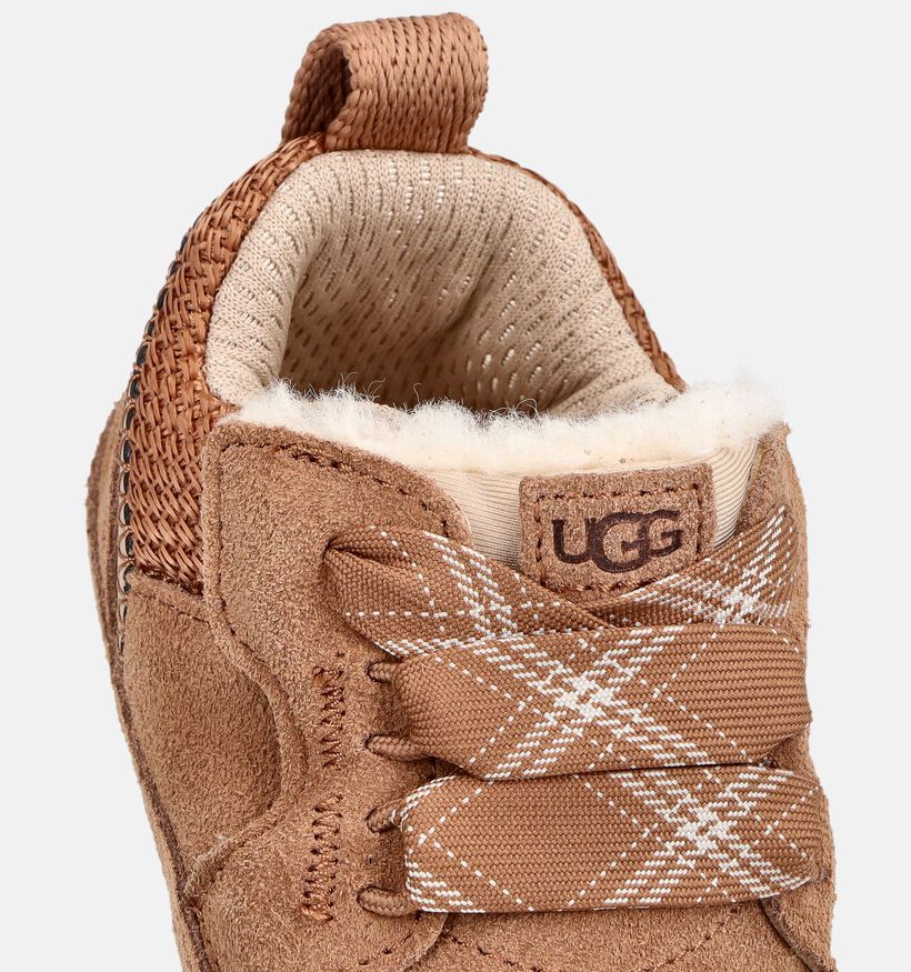UGG Baby Lowmel Chestnut Chaussons pour b&eacute;b&eacute; en Cognac pour filles (378072)