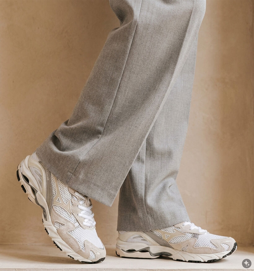 Mizuno Wave Rider 10 Suede Witte/Ecru Sneakers voor dames (376213) - geschikt voor steunzolen