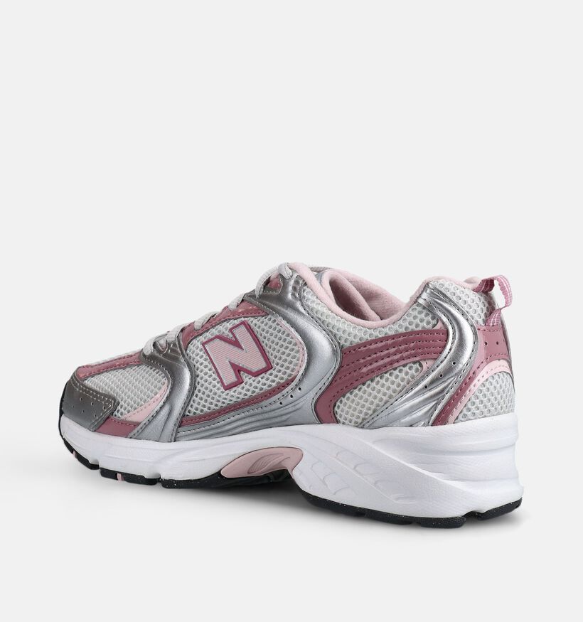 New Balance 530 Metallic Baskets en Argent/Rose pour femmes (366308) - pour semelles orthop&eacute;diques