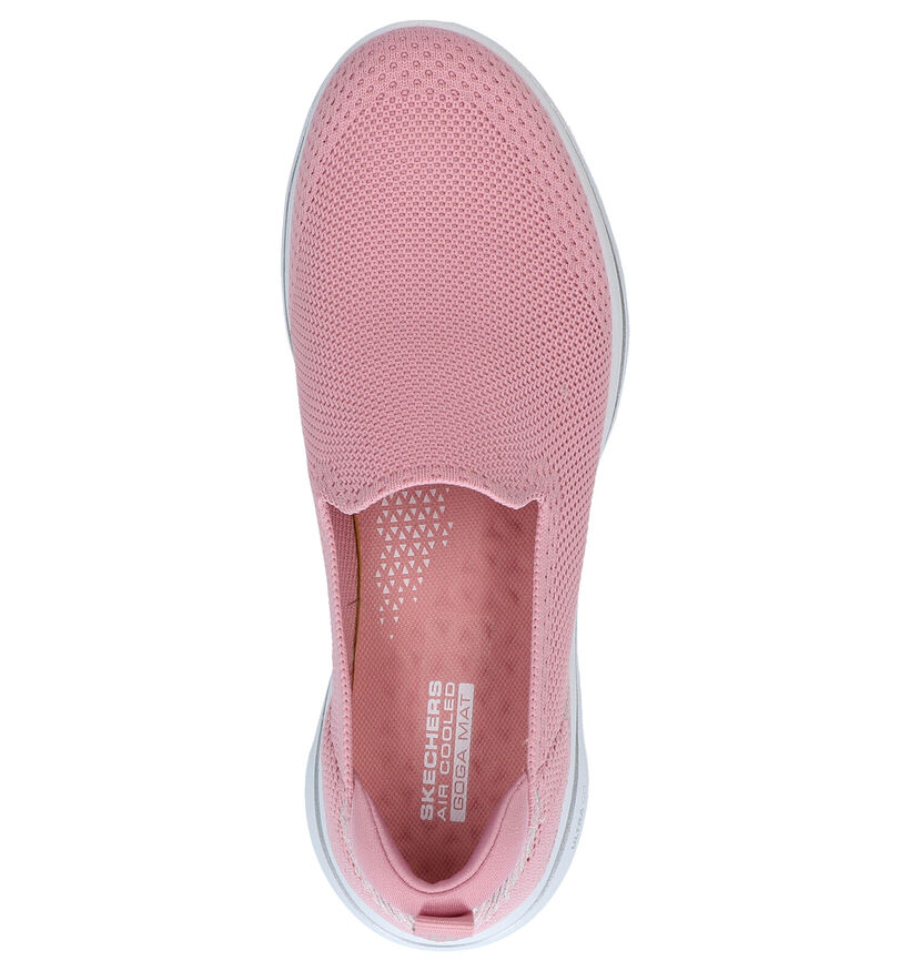 Skechers Go Walk 5 Baskets slip-on en Rose en textile (272718)