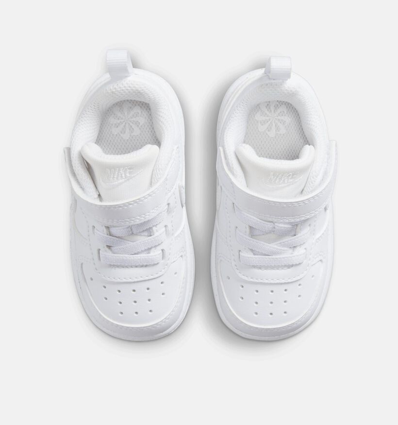 Nike Court Borough Low Baskets pour b&eacute;b&eacute; en Blanc pour gar&ccedil;ons, filles (367324) - pour semelles orthop&eacute;diques