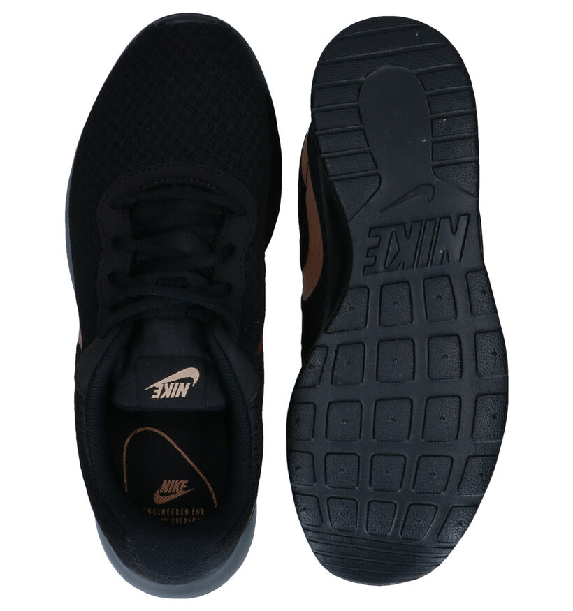 Nike Tanjun Zwarte Sneakers voor dames (324623)