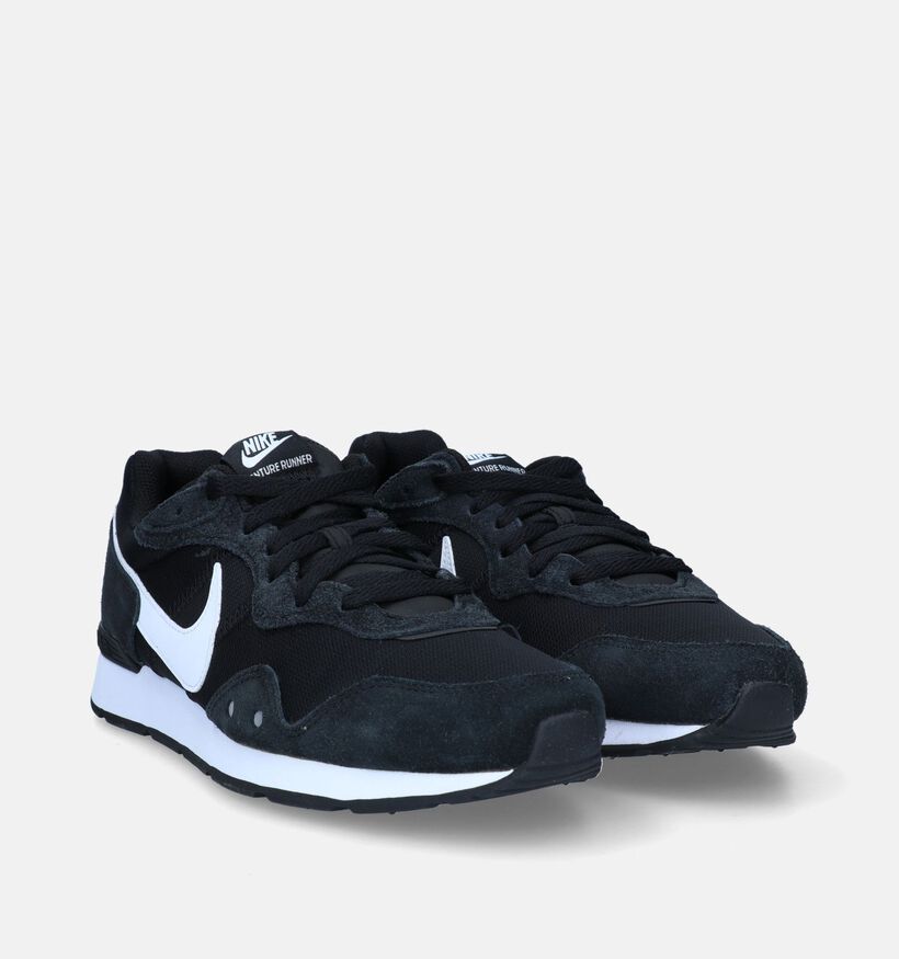 Nike Venture Runner Baskets en Noir pour hommes (332339)