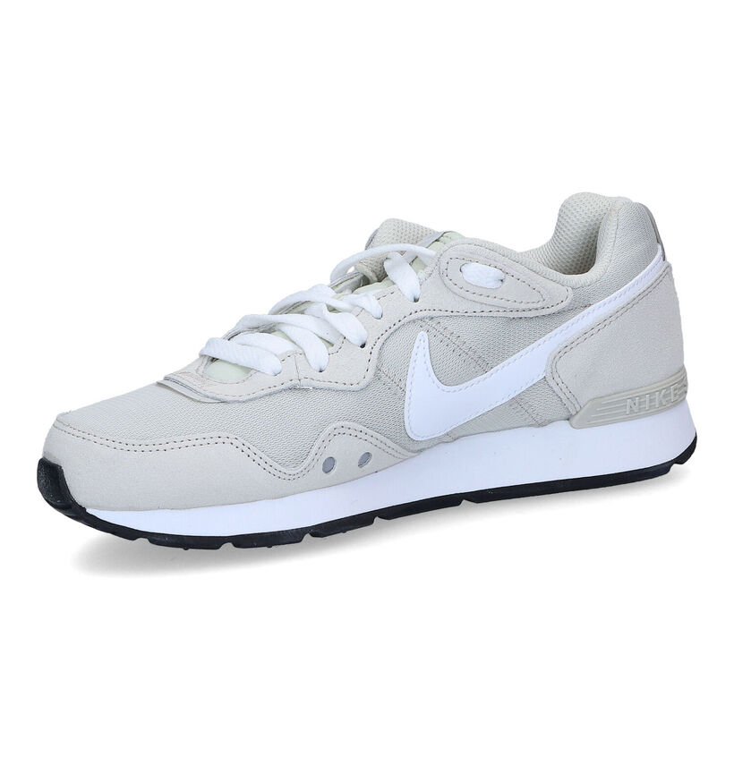 Nike Venture Runner Baskets en Blanc pour femmes (332424)