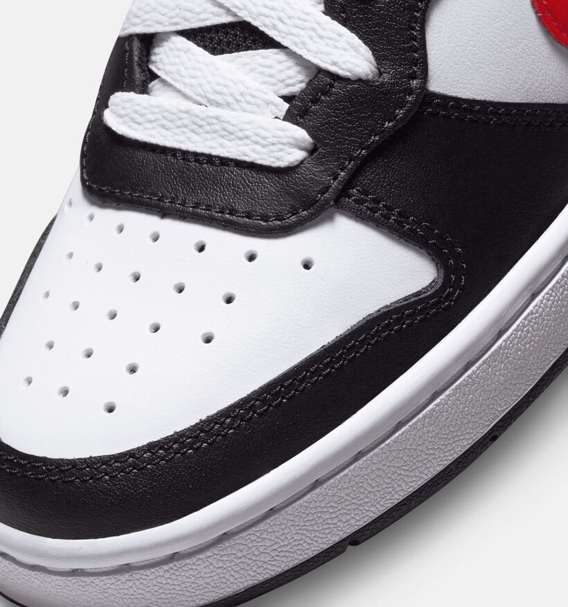 Nike Court Borough Mid 2 Baskets montantes en Noir/Rouge pour gar&ccedil;ons (377281)