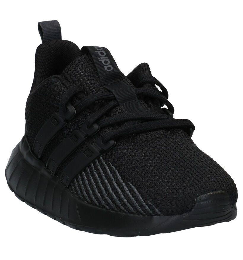 adidas Questar Flow Baskets en Noir en textile (273497)