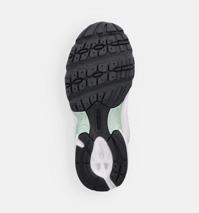 New Balance 530 Baskets basses en Blanc pour filles (366209) - pour semelles orthop&eacute;diques