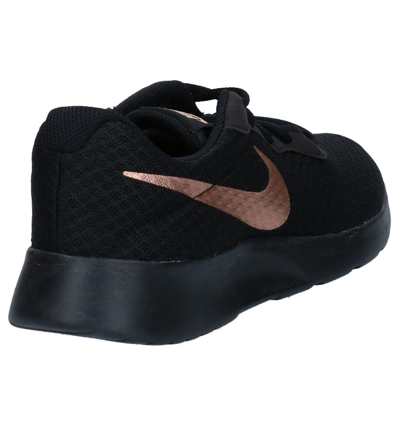 Nike Tanjun Baskets en Noir pour femmes (299457)