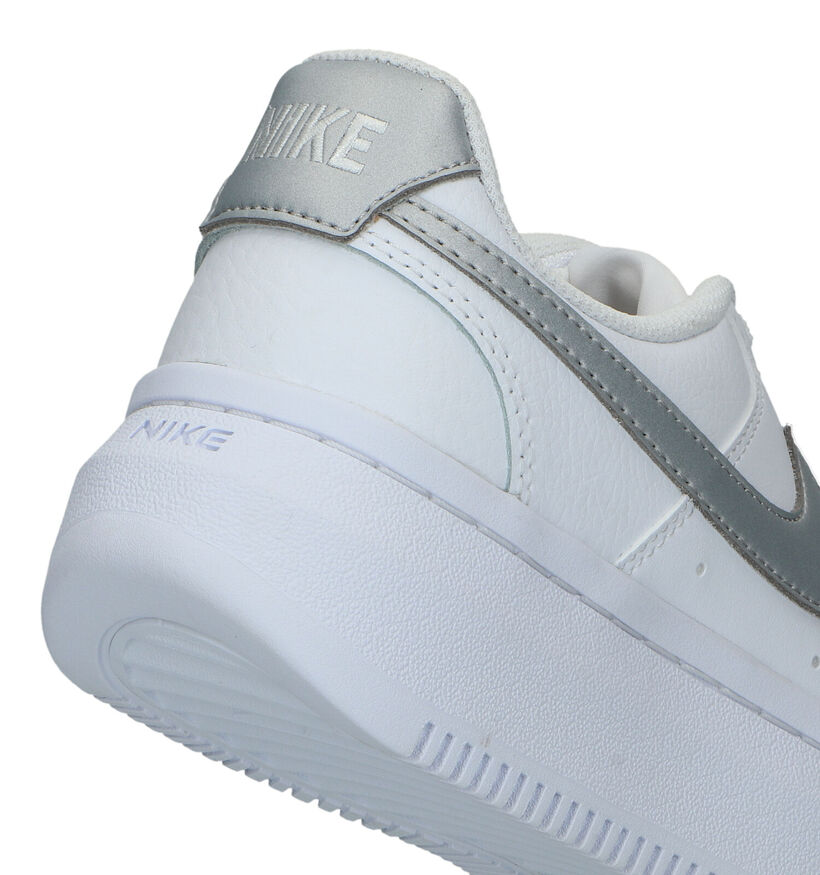 Nike Court Vision Alta Baskets en Blanc pour femmes (324628)