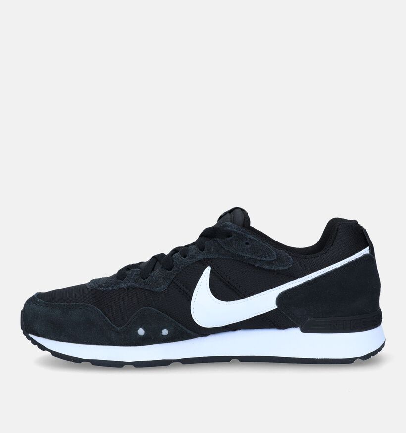 Nike Venture Runner Baskets en Noir pour hommes (332339)