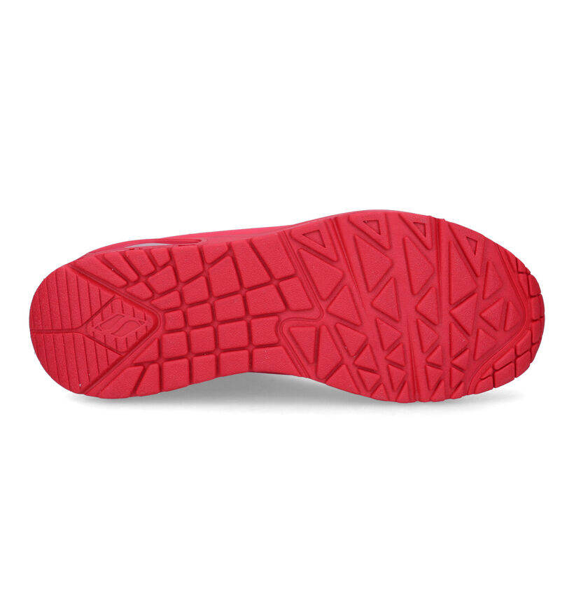 Skechers Uno Stand On Air Baskets en Noir pour femmes (350488)