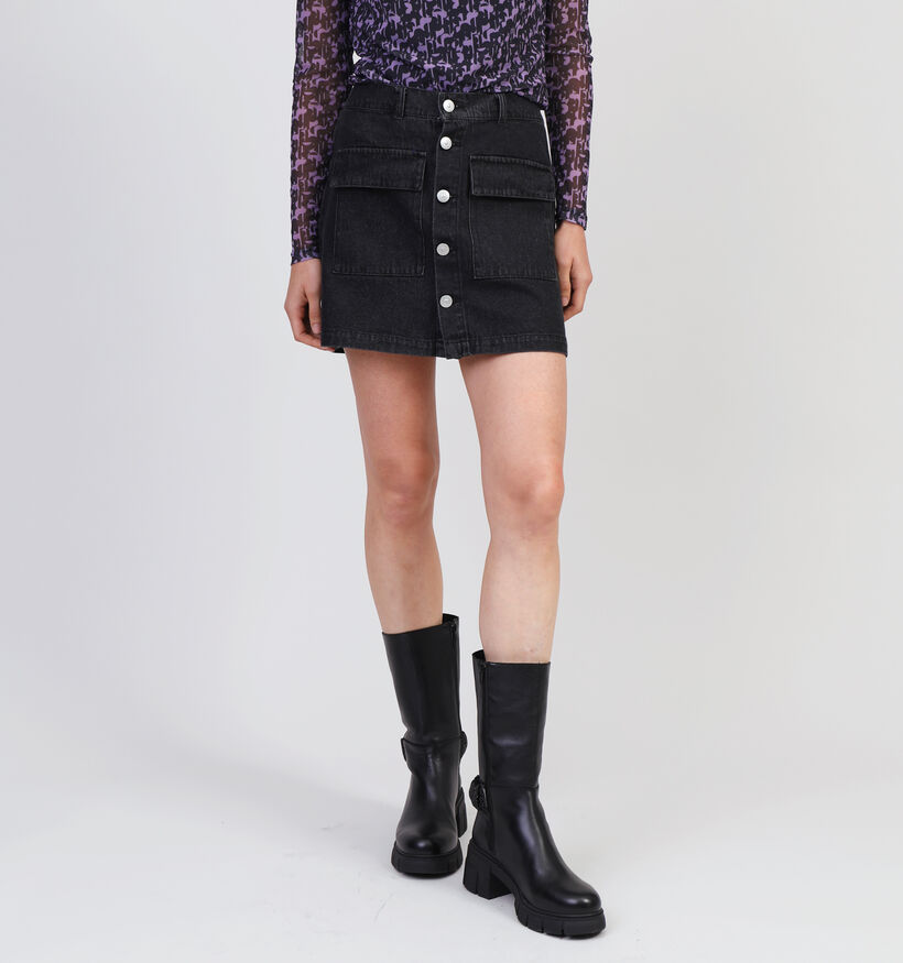 Pieces Chrissy Jupe courte en denim en Noir pour femmes (354101)