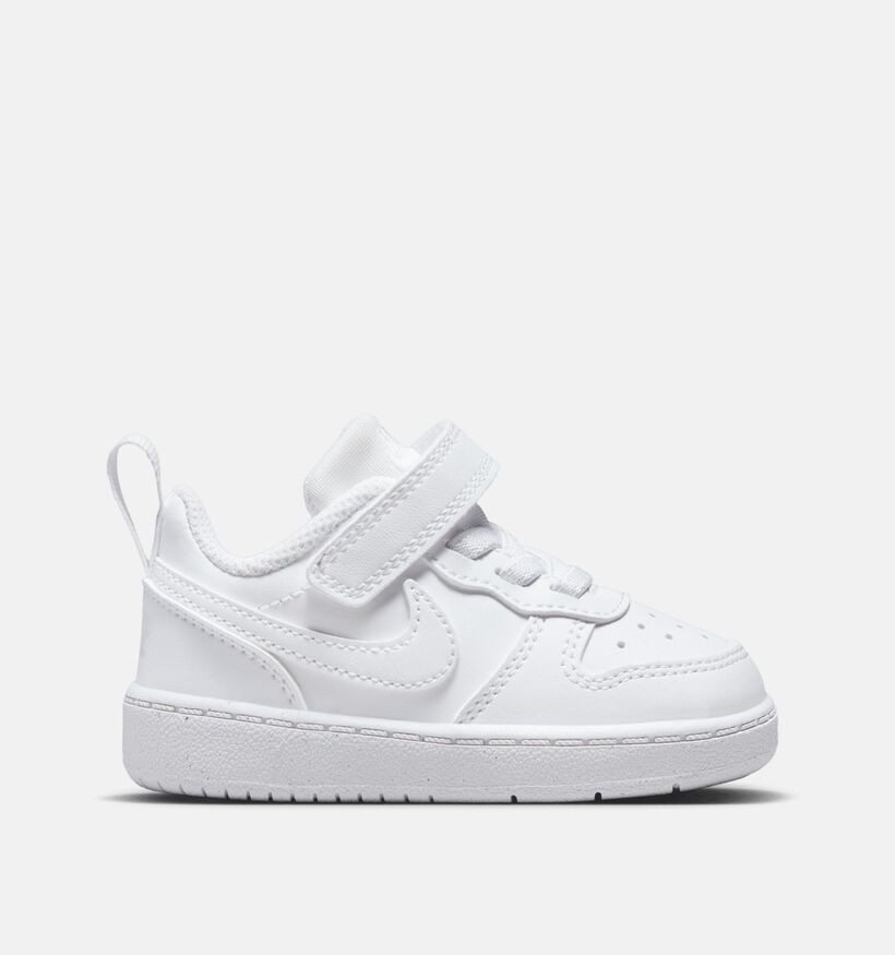 Nike Court Borough Low Baskets pour b&eacute;b&eacute; en Blanc pour gar&ccedil;ons, filles (367324) - pour semelles orthop&eacute;diques