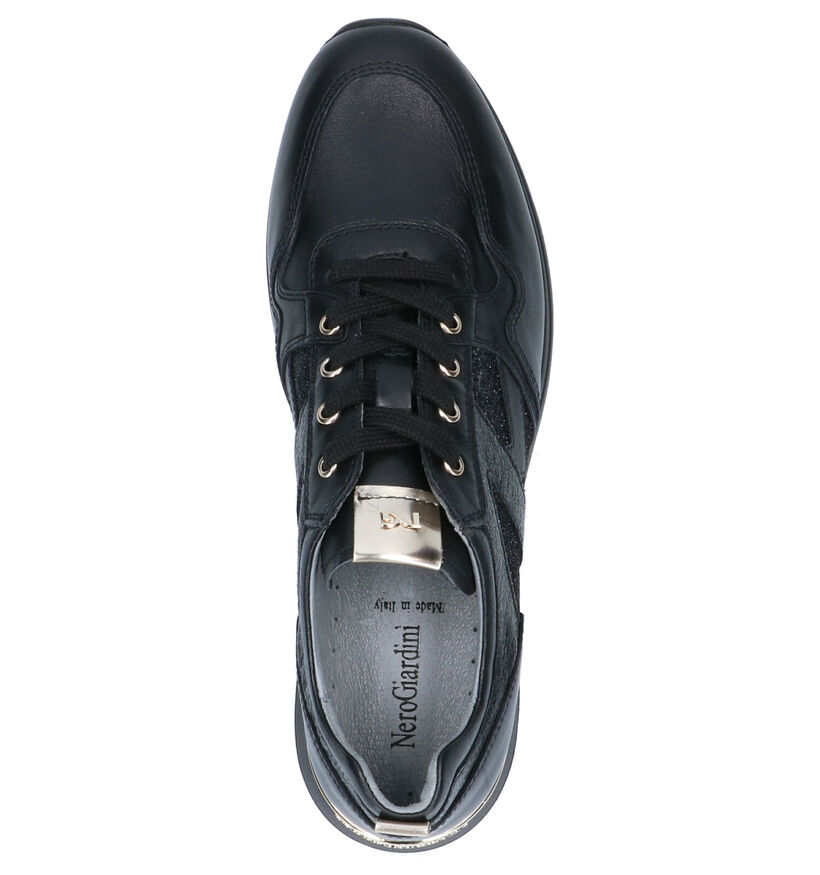 NeroGiardini Zwarte Veterschoenen in leer (261110)