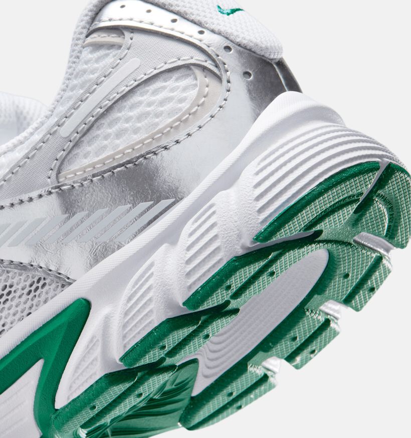 Nike V5 RNR Baskets en Blanc/Vert pour gar&ccedil;ons (373441) - pour semelles orthop&eacute;diques