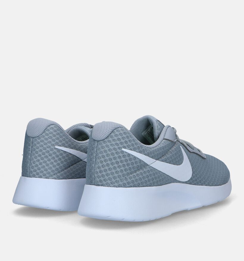 Nike Tanjun Baskets en Gris pour hommes (328026)