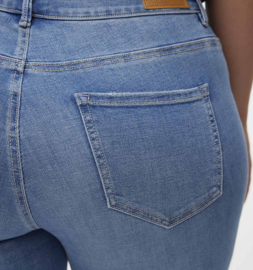 Vero Moda Curve Straight leg jeans L32 en Bleu pour femmes (367776)