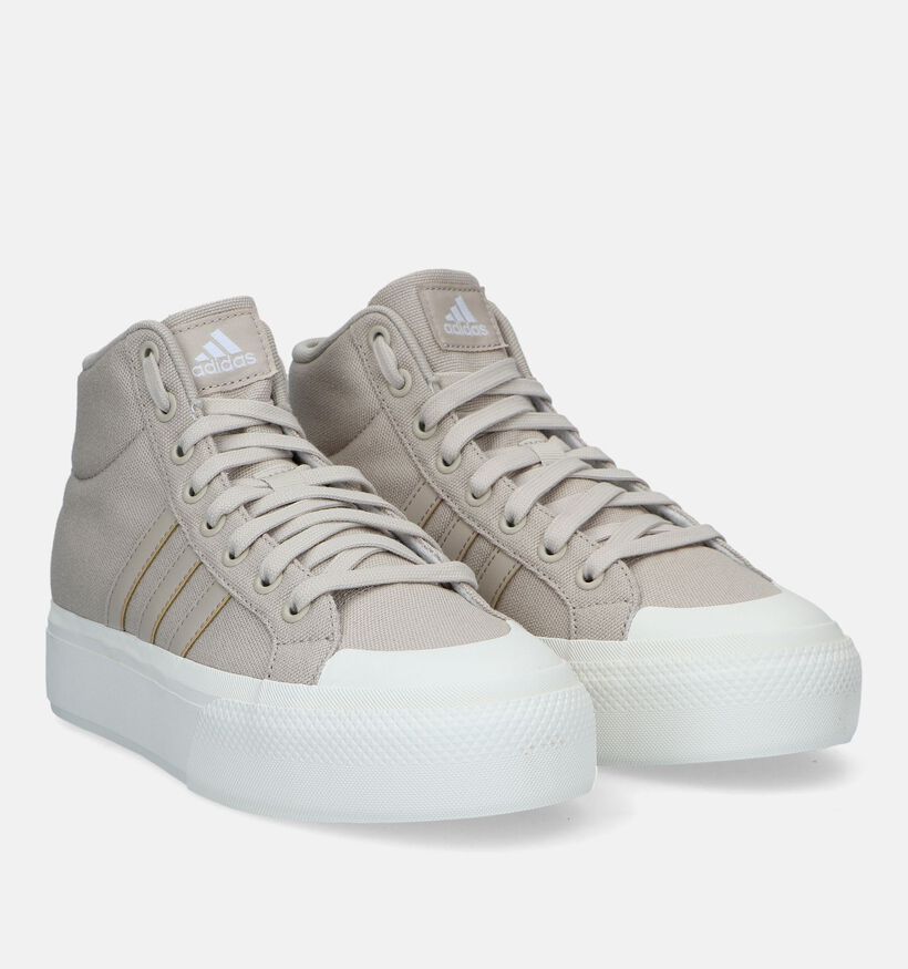 adidas Bravada 2.0 Mid Baskets en Taupe pour femmes (326276)